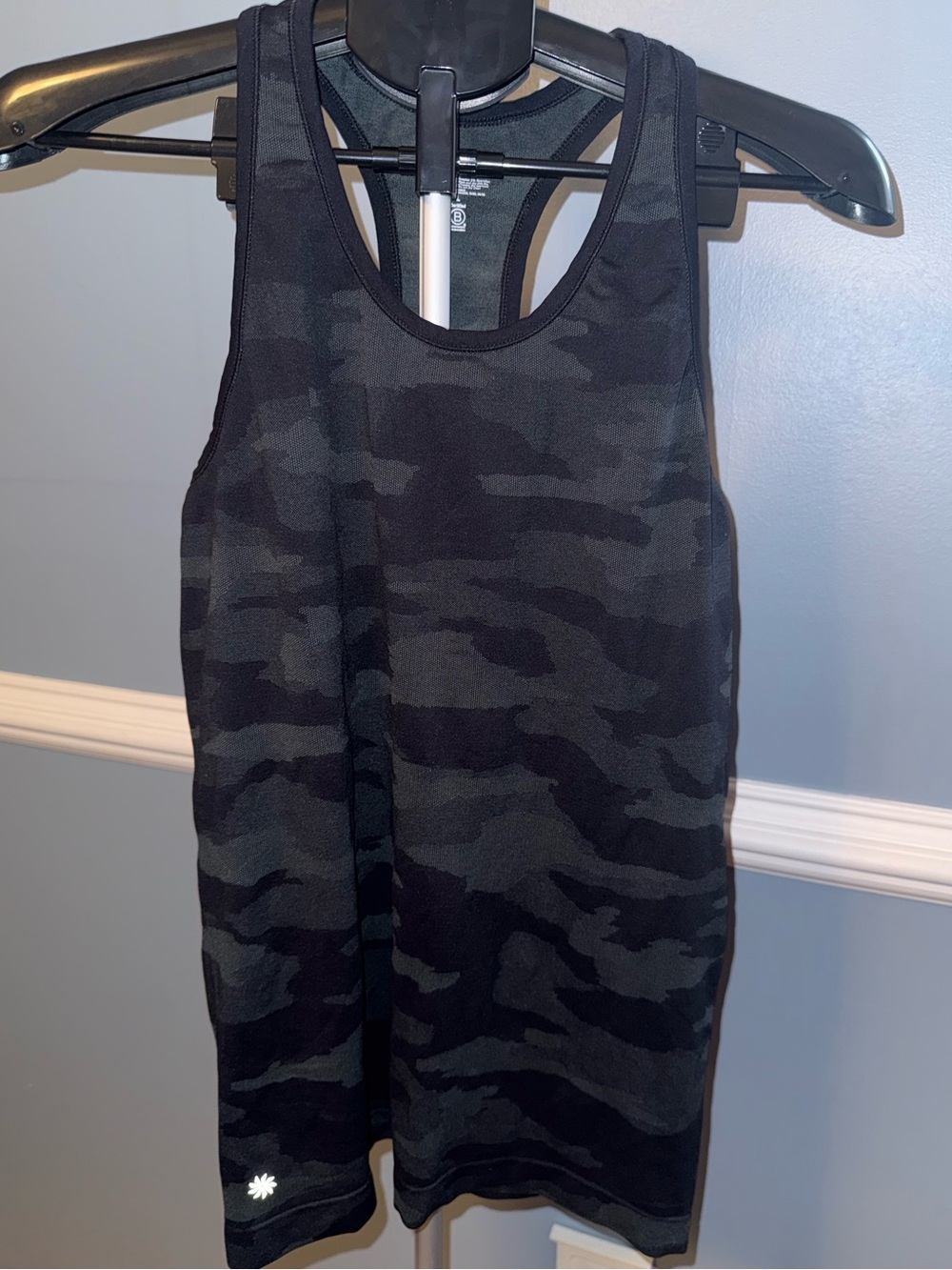 Athleta Racerback Performance Tank Top Black Camo Size Large- EUC